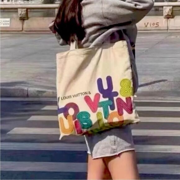 Louis Vuitton Tote 2022 bag New - Picture 3 of 8